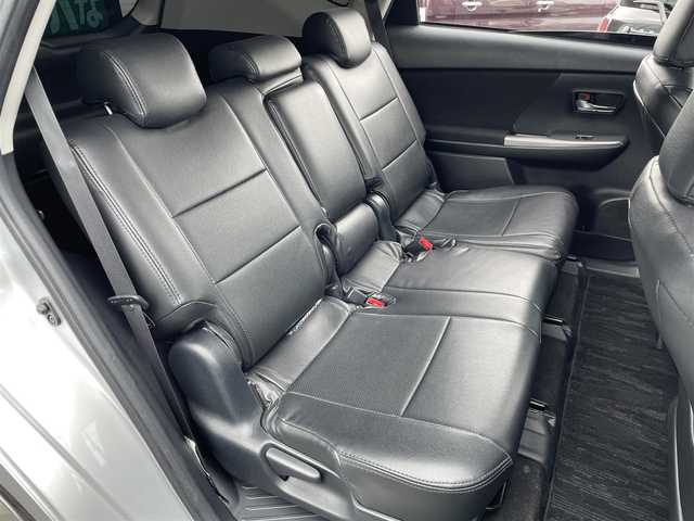 トヨタ プリウス α S 島根県 2015(平27)年 14.1万km シルバーM 純正ナビ（NSCP-W64)/AM/FM/BT/ワンセグTV/バックカメラ/ビルトインETC/前後ドライブレコーダー/純正16インチアルミホイール/ウィンカーミラー/アイドリングストップ/横滑り防止装置/フォグライト/オートライト/プッシュエンジンスタート/純正フロアマット/ドアバイザー