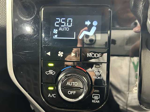 トヨタ ルーミー カスタムG－T 愛知県 2018(平30)年 3.7万km マゼンタベリーマイカM 純正SDナビ(NSCD-W66)/(Bluetooth/フルセグTV/CD/AM/FM/SD)/スマートアシスト　/　　-衝突回避支援ブレーキ/　　-車線逸脱警報/　　-ふらつき警報/　　-先行車発進お知らせ/　　-コーナーセンサー/　　-オートクルーズコントロール/　　-標識認識機能/両側パワースライドドア　/ビルトインＥＴＣ　/ＬＥＤヘッドライト/LEDフォグランプ　/バックカメラ　/ドライブレコーダー　/アイドリングストップ　/横滑り防止装置/純正フロアマット　/プッシュスタート/　　-スマートキー/後席サンバイザー
