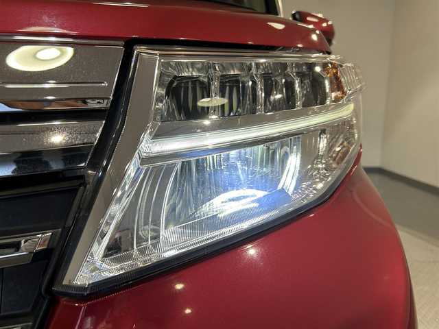 トヨタ ルーミー カスタムG－T 愛知県 2018(平30)年 3.7万km マゼンタベリーマイカM 純正SDナビ(NSCD-W66)/(Bluetooth/フルセグTV/CD/AM/FM/SD)/スマートアシスト　/　　-衝突回避支援ブレーキ/　　-車線逸脱警報/　　-ふらつき警報/　　-先行車発進お知らせ/　　-コーナーセンサー/　　-オートクルーズコントロール/　　-標識認識機能/両側パワースライドドア　/ビルトインＥＴＣ　/ＬＥＤヘッドライト/LEDフォグランプ　/バックカメラ　/ドライブレコーダー　/アイドリングストップ　/横滑り防止装置/純正フロアマット　/プッシュスタート/　　-スマートキー/後席サンバイザー