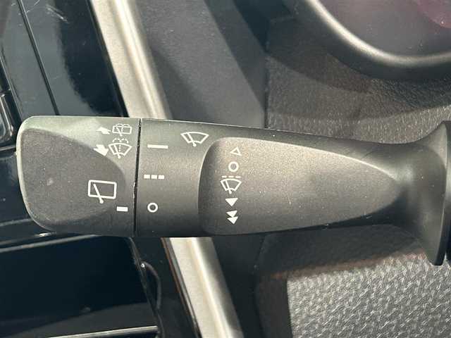 トヨタ ルーミー カスタムG－T 愛知県 2018(平30)年 3.7万km マゼンタベリーマイカM 純正SDナビ(NSCD-W66)/(Bluetooth/フルセグTV/CD/AM/FM/SD)/スマートアシスト　/　　-衝突回避支援ブレーキ/　　-車線逸脱警報/　　-ふらつき警報/　　-先行車発進お知らせ/　　-コーナーセンサー/　　-オートクルーズコントロール/　　-標識認識機能/両側パワースライドドア　/ビルトインＥＴＣ　/ＬＥＤヘッドライト/LEDフォグランプ　/バックカメラ　/ドライブレコーダー　/アイドリングストップ　/横滑り防止装置/純正フロアマット　/プッシュスタート/　　-スマートキー/後席サンバイザー