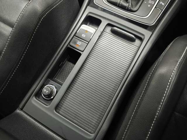 フォルクスワーゲン ゴルフ Ｒ 群馬県 2016(平28)年 6.3万km ディープブラックパールエフェクト 黒革シート/バックカメラ/TSW19インチAW/ACC/ブラインドスポットアシスト/レーンキープアシスト/純正ナビ/運転席パワーシート/前席シートヒーター/パークアシスト/ETC2.0/スマートキー