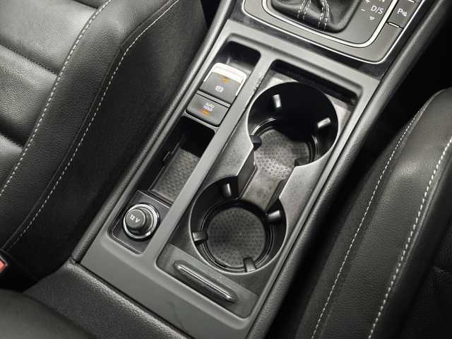 フォルクスワーゲン ゴルフ Ｒ 群馬県 2016(平28)年 6.3万km ディープブラックパールエフェクト 黒革シート/バックカメラ/TSW19インチAW/ACC/ブラインドスポットアシスト/レーンキープアシスト/純正ナビ/運転席パワーシート/前席シートヒーター/パークアシスト/ETC2.0/スマートキー