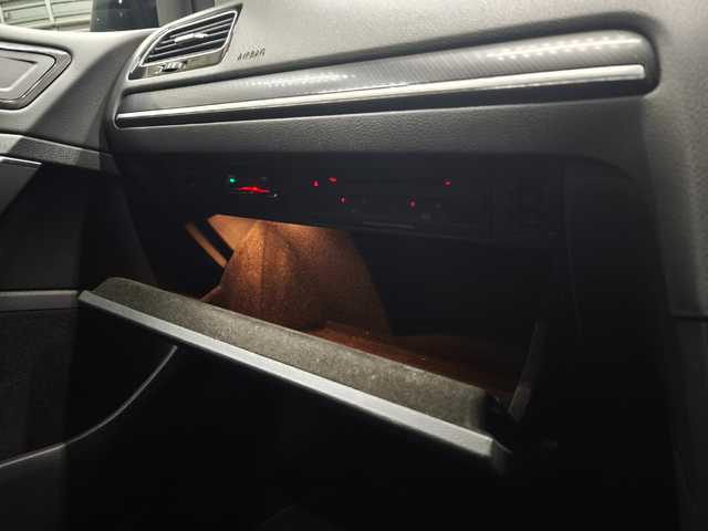 フォルクスワーゲン ゴルフ Ｒ 群馬県 2016(平28)年 6.3万km ディープブラックパールエフェクト 黒革シート/バックカメラ/TSW19インチAW/ACC/ブラインドスポットアシスト/レーンキープアシスト/純正ナビ/運転席パワーシート/前席シートヒーター/パークアシスト/ETC2.0/スマートキー