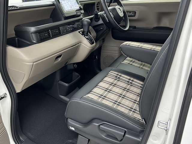 ホンダ Ｎ ＢＯＸ JOY ターボ 岐阜県 2025(令7)年 0.1千km プラチナホワイトパール 登録済未使用車/純正9インチナビ【LXU-242NBi】/CD　DVD/Bluetooth/SD/USB/AppleCarplay/AndoroidAuto/フルセグテレビ/バックカメラ/両側パワースライドドア/ステアリングリモコン/パドルシフト/オートライト/LEDヘッドライト/ヘッドライトレベライザー/クルーズコントロール/レーンキープアシスト/衝突軽減機能