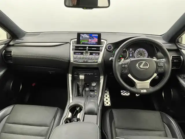 レクサス ＮＸ 300h Fスポーツ 熊本県 2014(平26)年 5.4万km ブラック サンルーフ　/純正ナビ（ＣＤ・ＤＶＤ・フルセグ・ＢＴ・ＳＤ・ＵＳＢ）/純正前方ドライブレコーダー　/全周囲カメラ　/ＥＴＣ　/レーダークルーズコントロール　/前後クリアランスソナー/ブラインドスポットモニター　/前席エアーシート　/前後シートヒーター/ステアリングヒーター/衝突軽減ブレーキ/横滑り防止/純正フロアマット/純正１８インチAW/オートライト/三眼LEDヘッドライト/フォグライト/スマートキー/プッシュスタート