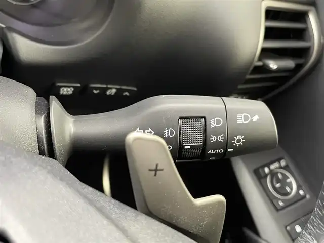 レクサス ＮＸ 300h Fスポーツ 熊本県 2014(平26)年 5.4万km ブラック サンルーフ　/純正ナビ（ＣＤ・ＤＶＤ・フルセグ・ＢＴ・ＳＤ・ＵＳＢ）/純正前方ドライブレコーダー　/全周囲カメラ　/ＥＴＣ　/レーダークルーズコントロール　/前後クリアランスソナー/ブラインドスポットモニター　/前席エアーシート　/前後シートヒーター/ステアリングヒーター/衝突軽減ブレーキ/横滑り防止/純正フロアマット/純正１８インチAW/オートライト/三眼LEDヘッドライト/フォグライト/スマートキー/プッシュスタート