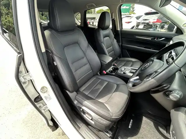 マツダ ＣＸ－５ XD Lパッケージ 大阪府 2022(令4)年 2万km スノーフレイクホワイトパールマイカ ナビ　/フルセグ　/Ｂｌｕｅｔｏｏｔｈ　/全方位カメラ　/レザーシート　/シートヒーター　/ステアリングヒーター　/レーダークルーズコントロール　/ブラインドスポットモニター　/パワーバックドア　/前後ドラレコ　/ＥＴＣ