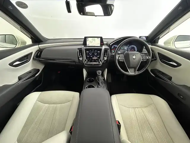 トヨタ クラウン ハイブリッド RS アドバンス Four 道央・札幌 2018(平30)年 6.6万km ホワイトパールクリスタルシャイン ・4WD/・衝突被害軽減ブレーキ/・レーンキープアシスト/・レーダークルーズコントロール/・オートハイビーム/・ブラインドスポットモニター/・メーカーナビ/【フルセグ/BT/CD/DVD】/・全方位カメラ/・シートベンチレーション/・純正エンジンスターター/・パドルシフト/・ステアリングスイッチ/・純正ドライブレコーダー/・オートブレーキホールド/・積込純正17インチAW付冬タイヤ/【215/55R17残5mm】