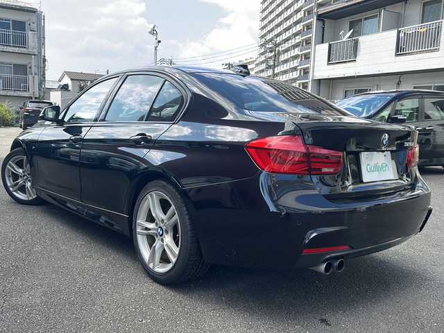 ＢＭＷ ３２０ｉ Mスポーツ 宮崎県 2017(平29)年 9.2万km サファイアブラックP 純正ＨＤＤナビ　Ｂｌｕｅｔｏｏｔｈ接続　ＣＤ再生　バックカメラ、運転席助手席パワーシート　ＥＴＣ、ＢＳＭ　前方ドライブレコーダー　純正アルミホイール１８インチ　純正フロアマット