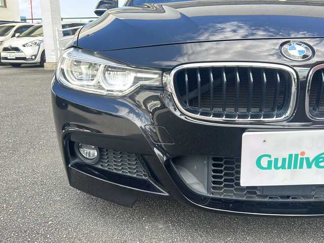 ＢＭＷ ３２０ｉ Mスポーツ 宮崎県 2017(平29)年 9.2万km サファイアブラックP 純正ＨＤＤナビ　Ｂｌｕｅｔｏｏｔｈ接続　ＣＤ再生　バックカメラ、運転席助手席パワーシート　ＥＴＣ、ＢＳＭ　前方ドライブレコーダー　純正アルミホイール１８インチ　純正フロアマット