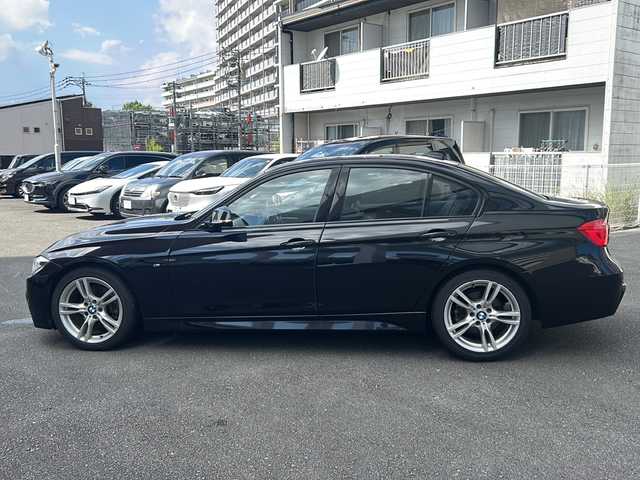 ＢＭＷ ３２０ｉ Mスポーツ 宮崎県 2017(平29)年 9.2万km サファイアブラックP 純正ＨＤＤナビ　Ｂｌｕｅｔｏｏｔｈ接続　ＣＤ再生　バックカメラ、運転席助手席パワーシート　ＥＴＣ、ＢＳＭ　前方ドライブレコーダー　純正アルミホイール１８インチ　純正フロアマット
