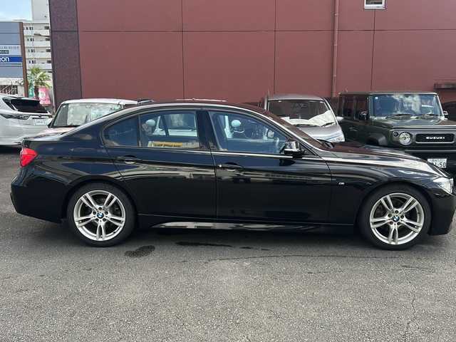 ＢＭＷ ３２０ｉ Mスポーツ 宮崎県 2017(平29)年 9.2万km サファイアブラックP 純正ＨＤＤナビ　Ｂｌｕｅｔｏｏｔｈ接続　ＣＤ再生　バックカメラ、運転席助手席パワーシート　ＥＴＣ、ＢＳＭ　前方ドライブレコーダー　純正アルミホイール１８インチ　純正フロアマット