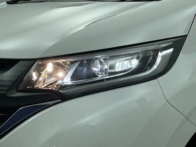 ホンダ フリード G ホンダセンシング 新潟県 2017(平29)年 2.3万km ホワイトオーキッドパール 純正ナビ/ワンセグTV/Bluetooth/CD/DVD//バックカメラ/両側パワースライドドア/3列シート/ETC/純正フロアマット/純正アルミホイール/LEDヘッドライト/プッシュスタート/スマートキー/スペアキー