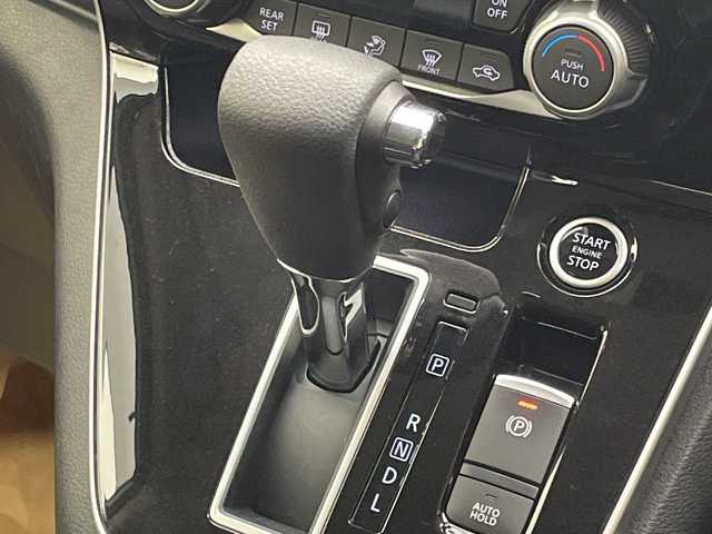 日産 セレナ ハイウェイスター V 愛媛県 2021(令3)年 3.7万km ブリリアントシルバー 純正10インチナビ/Bluetooth/フルセグ/USB/バックカメラ/プロパイロット/フリップダウンモニター/両側電動スライドドア/衝突被害軽減ブレーキ/レーンキープアシスト/前後コーナーセンサー/ブラインドスポットモニター/LEDヘッドライト/オートライト/ウォークスルー/プッシュスタート/電動格納ミラー/保証書