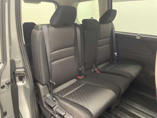 日産 セレナ ハイウェイスター V 愛媛県 2021(令3)年 3.7万km ブリリアントシルバー 純正10インチナビ/Bluetooth/フルセグ/USB/バックカメラ/プロパイロット/フリップダウンモニター/両側電動スライドドア/衝突被害軽減ブレーキ/レーンキープアシスト/前後コーナーセンサー/ブラインドスポットモニター/LEDヘッドライト/オートライト/ウォークスルー/プッシュスタート/電動格納ミラー/保証書