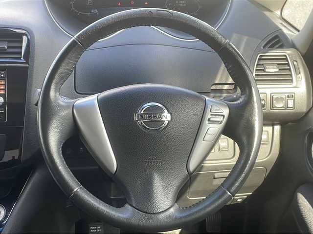 日産 セレナ ハイウェイスター Sハイブリッド 熊本県 2014(平26)年 6.2万km ダイヤモンドブラック (株)IDOMが運営する【じしゃロン熊本店】の自社ローン専用車両になります。/こちらは現金またはオートローンご利用時の価格です。自社ローンご希望の方は別途その旨お申付け下さい/純正ナビ（ＣＤ　ＤＶＤ　ＳＤ　ＴＶ　ＢＴ）　/バックカメラ　/アイドリングストップ　/両側パワースライドドア　/クルーズコントロール　/レーンキープアシスト　/ビルトインＥＴＣ　/Ｗエアバッグ　/プッシュスタート/フリップダウンモニター