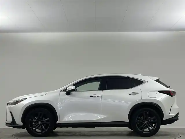 レクサス ＮＸ 350h バージョンL 埼玉県 2023(令5)年 1.5万km ソニッククォーツ サンルーフ　マークレビンソン　アラウンドビューモニター　ＢＳＭ　ヘッドアップディスプレイ　デジタルインナーミラー　純正ナビ　電動リアゲート　温シート　冷シート　１００Ｖ電源 電動格納シート ETC
