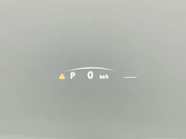 レクサス ＮＸ 350h バージョンL 埼玉県 2023(令5)年 1.5万km ソニッククォーツ サンルーフ　マークレビンソン　アラウンドビューモニター　ＢＳＭ　ヘッドアップディスプレイ　デジタルインナーミラー　純正ナビ　電動リアゲート　温シート　冷シート　１００Ｖ電源 電動格納シート ETC