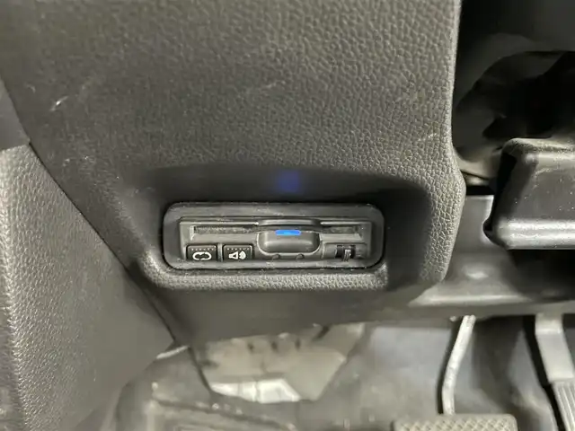 ホンダ フィット ハイブリット Lパッケージ 滋賀県 2013(平25)年 9.9万km ティンテッドシルバーM 純正SDナビ/【USB/Bluetooth/フルセグ】/クルーズコントロール/バックカメラ/LEDヘッドライト/オートライト/ビルトインETC/衝突軽減ブレーキ/プッシュスタート/スマートキー/ステアリングリモコン