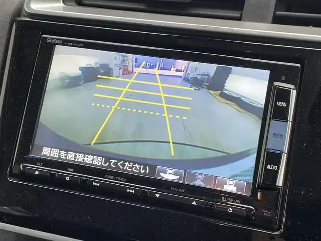 ホンダ フィット ハイブリット Lパッケージ 滋賀県 2013(平25)年 9.9万km ティンテッドシルバーM 純正SDナビ/【USB/Bluetooth/フルセグ】/クルーズコントロール/バックカメラ/LEDヘッドライト/オートライト/ビルトインETC/衝突軽減ブレーキ/プッシュスタート/スマートキー/ステアリングリモコン