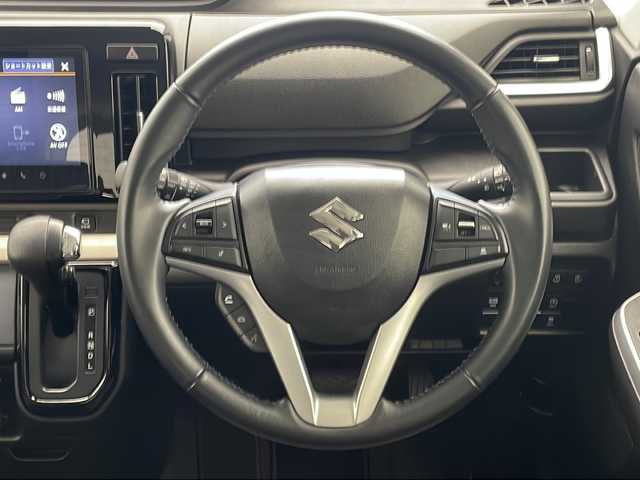 スズキ ソリオ HV MZ 沖縄県 2021(令3)年 1.7万km ピュアホワイトP 純正9インチナビ　/フルセグＴＶ　/DVD/Ｂｌｕｅｔｏｏｔｈ　/ＵＳＢ入力端子　/ＥＴＣ　/全方位モニター　/両側パワースライドドア　/クルーズコントロール　/シートヒーター　/オートライト　/ＬＥＤヘッドライト/電格ミラー　/コーナーセンサー　/スマートキー/プッシュスタート/純正フロアマット/純正15インチアルミホイール