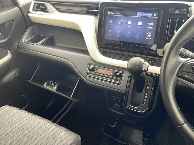 スズキ ソリオ HV MZ 沖縄県 2021(令3)年 1.7万km ピュアホワイトP 純正9インチナビ　/フルセグＴＶ　/DVD/Ｂｌｕｅｔｏｏｔｈ　/ＵＳＢ入力端子　/ＥＴＣ　/全方位モニター　/両側パワースライドドア　/クルーズコントロール　/シートヒーター　/オートライト　/ＬＥＤヘッドライト/電格ミラー　/コーナーセンサー　/スマートキー/プッシュスタート/純正フロアマット/純正15インチアルミホイール