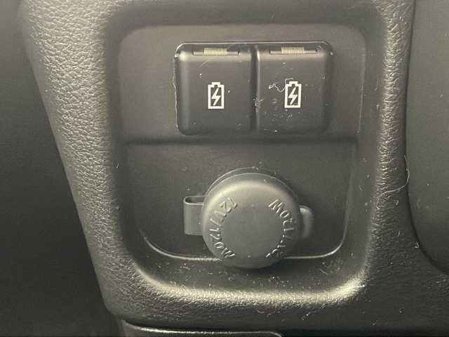 スズキ ソリオ HV MZ 沖縄県 2021(令3)年 1.7万km ピュアホワイトP 純正9インチナビ　/フルセグＴＶ　/DVD/Ｂｌｕｅｔｏｏｔｈ　/ＵＳＢ入力端子　/ＥＴＣ　/全方位モニター　/両側パワースライドドア　/クルーズコントロール　/シートヒーター　/オートライト　/ＬＥＤヘッドライト/電格ミラー　/コーナーセンサー　/スマートキー/プッシュスタート/純正フロアマット/純正15インチアルミホイール