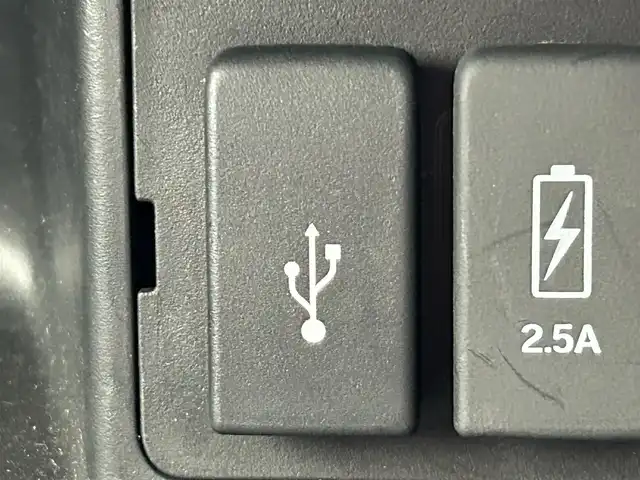 ホンダ Ｎ ＢＯＸ カスタム G EX ホンダセンシング 静岡県 2019(令1)年 1.9万km プラチナホワイトパール ホンダセンシング/・衝突軽減ブレーキ/・誤発進抑制機能/・アダクティブクルーズコントロール/・歩行者事故低減ステアリング/・先行車発進お知らせ機能/・車線維持支援システム/・オートハイビーム/・標識認識機能/・路外逸脱抑制機能/純正SDナビ/（FM/AM/CD/DVD/Bluetooth）/プッシュスタート/片側電動スライドドア/バックカメラ/オートライト/オートハイビーム/ビルトインETC/純正14AW/LEDヘッドライト/ウィンカーミラー/電動格納ミラー