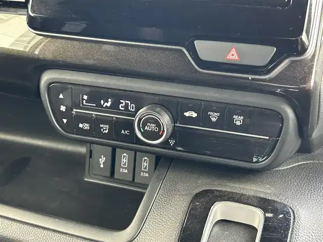 ホンダ Ｎ ＢＯＸ カスタム G EX ホンダセンシング 静岡県 2019(令1)年 1.9万km プラチナホワイトパール ホンダセンシング/・衝突軽減ブレーキ/・誤発進抑制機能/・アダクティブクルーズコントロール/・歩行者事故低減ステアリング/・先行車発進お知らせ機能/・車線維持支援システム/・オートハイビーム/・標識認識機能/・路外逸脱抑制機能/純正SDナビ/（FM/AM/CD/DVD/Bluetooth）/プッシュスタート/片側電動スライドドア/バックカメラ/オートライト/オートハイビーム/ビルトインETC/純正14AW/LEDヘッドライト/ウィンカーミラー/電動格納ミラー