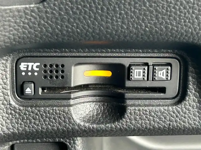 ホンダ Ｎ ＢＯＸ カスタム G EX ホンダセンシング 静岡県 2019(令1)年 1.9万km プラチナホワイトパール ホンダセンシング/・衝突軽減ブレーキ/・誤発進抑制機能/・アダクティブクルーズコントロール/・歩行者事故低減ステアリング/・先行車発進お知らせ機能/・車線維持支援システム/・オートハイビーム/・標識認識機能/・路外逸脱抑制機能/純正SDナビ/（FM/AM/CD/DVD/Bluetooth）/プッシュスタート/片側電動スライドドア/バックカメラ/オートライト/オートハイビーム/ビルトインETC/純正14AW/LEDヘッドライト/ウィンカーミラー/電動格納ミラー