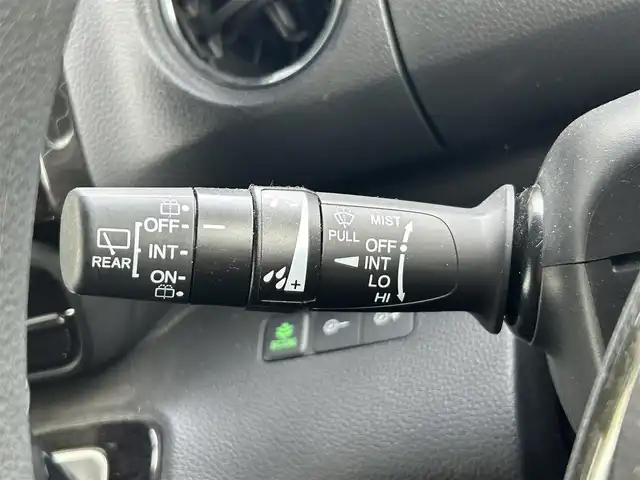 ホンダ Ｎ ＢＯＸ カスタム G EX ホンダセンシング 静岡県 2019(令1)年 1.9万km プラチナホワイトパール ホンダセンシング/・衝突軽減ブレーキ/・誤発進抑制機能/・アダクティブクルーズコントロール/・歩行者事故低減ステアリング/・先行車発進お知らせ機能/・車線維持支援システム/・オートハイビーム/・標識認識機能/・路外逸脱抑制機能/純正SDナビ/（FM/AM/CD/DVD/Bluetooth）/プッシュスタート/片側電動スライドドア/バックカメラ/オートライト/オートハイビーム/ビルトインETC/純正14AW/LEDヘッドライト/ウィンカーミラー/電動格納ミラー