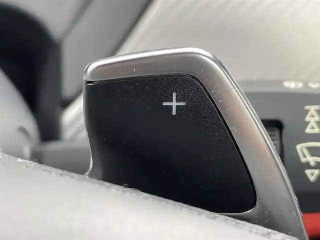 ＢＭＷ Ｚ４ sDrive20i 静岡県 2012(平24)年 1.8万km 黒 電動オープン/レッドレザー/Mスポーツパッケージ/・Mスポーツエアサスペンション/・スポーツレザーステアリングホイール/・アンソラジットルーフライニング/・Mライトアロイホイールスタースポークスタイリング/・スポーツシート/・アルミニウムカーボンインテリアトリム/・ドアシルプレート/・Mフットレスト/シートヒーター/純正ナビ/(FM/AM/AUX/CD/DVD)/ESC/HIDライト/純正18インチアルミホイール/純正フロアマット/オートライト/ETC/保証書/取扱説明書