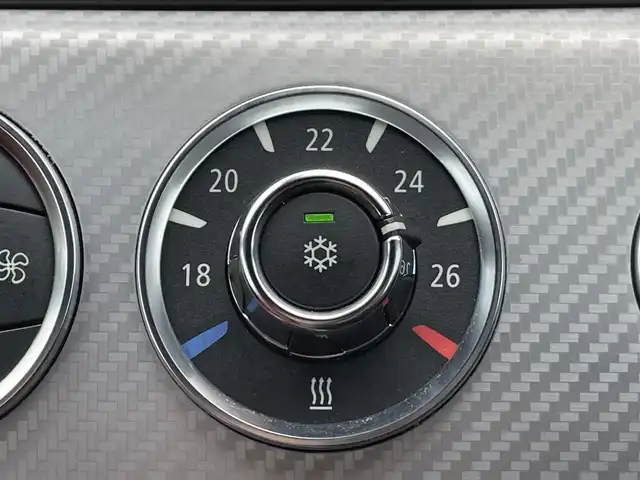 ＢＭＷ Ｚ４ sDrive20i 静岡県 2012(平24)年 1.8万km 黒 電動オープン/レッドレザー/Mスポーツパッケージ/・Mスポーツエアサスペンション/・スポーツレザーステアリングホイール/・アンソラジットルーフライニング/・Mライトアロイホイールスタースポークスタイリング/・スポーツシート/・アルミニウムカーボンインテリアトリム/・ドアシルプレート/・Mフットレスト/シートヒーター/純正ナビ/(FM/AM/AUX/CD/DVD)/ESC/HIDライト/純正18インチアルミホイール/純正フロアマット/オートライト/ETC/保証書/取扱説明書