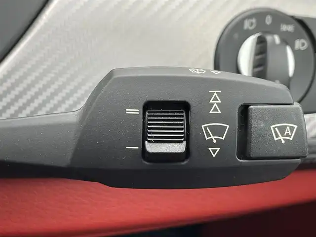 ＢＭＷ Ｚ４ sDrive20i 静岡県 2012(平24)年 1.8万km 黒 電動オープン/レッドレザー/Mスポーツパッケージ/・Mスポーツエアサスペンション/・スポーツレザーステアリングホイール/・アンソラジットルーフライニング/・Mライトアロイホイールスタースポークスタイリング/・スポーツシート/・アルミニウムカーボンインテリアトリム/・ドアシルプレート/・Mフットレスト/シートヒーター/純正ナビ/(FM/AM/AUX/CD/DVD)/ESC/HIDライト/純正18インチアルミホイール/純正フロアマット/オートライト/ETC/保証書/取扱説明書