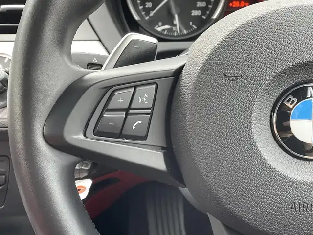 ＢＭＷ Ｚ４ sDrive20i 静岡県 2012(平24)年 1.8万km 黒 電動オープン/レッドレザー/Mスポーツパッケージ/・Mスポーツエアサスペンション/・スポーツレザーステアリングホイール/・アンソラジットルーフライニング/・Mライトアロイホイールスタースポークスタイリング/・スポーツシート/・アルミニウムカーボンインテリアトリム/・ドアシルプレート/・Mフットレスト/シートヒーター/純正ナビ/(FM/AM/AUX/CD/DVD)/ESC/HIDライト/純正18インチアルミホイール/純正フロアマット/オートライト/ETC/保証書/取扱説明書