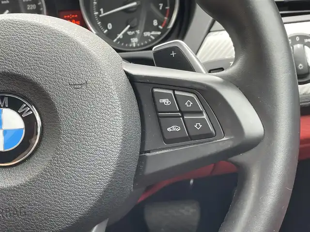 ＢＭＷ Ｚ４ sDrive20i 静岡県 2012(平24)年 1.8万km 黒 電動オープン/レッドレザー/Mスポーツパッケージ/・Mスポーツエアサスペンション/・スポーツレザーステアリングホイール/・アンソラジットルーフライニング/・Mライトアロイホイールスタースポークスタイリング/・スポーツシート/・アルミニウムカーボンインテリアトリム/・ドアシルプレート/・Mフットレスト/シートヒーター/純正ナビ/(FM/AM/AUX/CD/DVD)/ESC/HIDライト/純正18インチアルミホイール/純正フロアマット/オートライト/ETC/保証書/取扱説明書