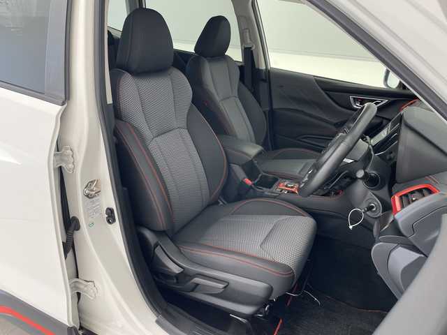 スバル フォレスター X－ブレイク 愛知県 2018(平30)年 5.6万km クリスタルホワイトP アイサイト/SDナビ/レーダークルーズコントロール/シートヒーター/バックカメラ/コーナーセンサー/純正アルミホイール/ルーフレール/４WD/LEDヘッドライト/パドルシフト/ステアリングヒーター/レーンキープアシスト/衝突軽減システム/フルセグ/CD DVD/Bluetooth/ステアリングスイッチ/スマートキー/プッシュスタート