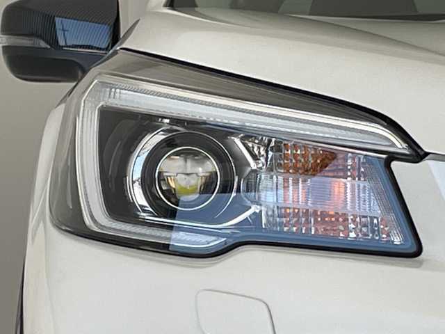 スバル フォレスター X－ブレイク 愛知県 2018(平30)年 5.6万km クリスタルホワイトP アイサイト/SDナビ/レーダークルーズコントロール/シートヒーター/バックカメラ/コーナーセンサー/純正アルミホイール/ルーフレール/４WD/LEDヘッドライト/パドルシフト/ステアリングヒーター/レーンキープアシスト/衝突軽減システム/フルセグ/CD DVD/Bluetooth/ステアリングスイッチ/スマートキー/プッシュスタート