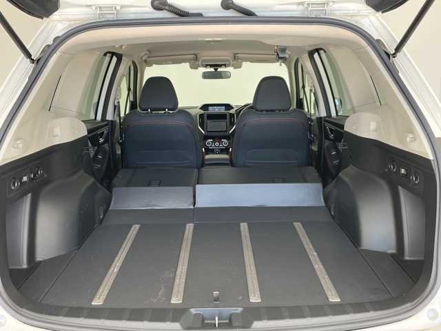 スバル フォレスター X－ブレイク 愛知県 2018(平30)年 5.6万km クリスタルホワイトP アイサイト/SDナビ/レーダークルーズコントロール/シートヒーター/バックカメラ/コーナーセンサー/純正アルミホイール/ルーフレール/４WD/LEDヘッドライト/パドルシフト/ステアリングヒーター/レーンキープアシスト/衝突軽減システム/フルセグ/CD DVD/Bluetooth/ステアリングスイッチ/スマートキー/プッシュスタート