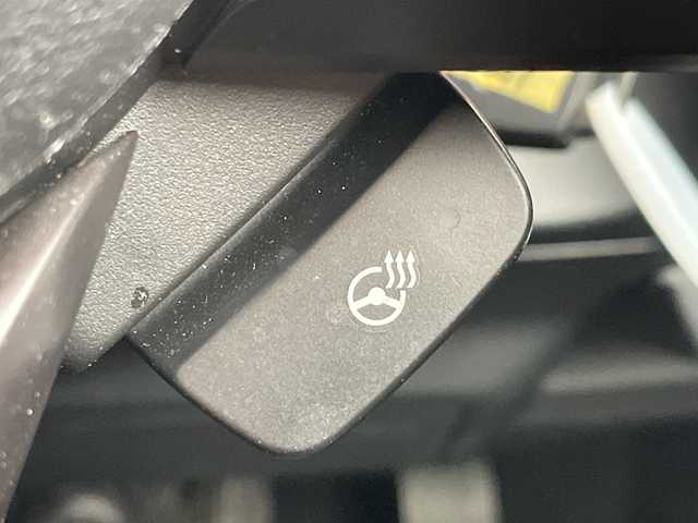 スバル フォレスター X－ブレイク 愛知県 2018(平30)年 5.6万km クリスタルホワイトP アイサイト/SDナビ/レーダークルーズコントロール/シートヒーター/バックカメラ/コーナーセンサー/純正アルミホイール/ルーフレール/４WD/LEDヘッドライト/パドルシフト/ステアリングヒーター/レーンキープアシスト/衝突軽減システム/フルセグ/CD DVD/Bluetooth/ステアリングスイッチ/スマートキー/プッシュスタート