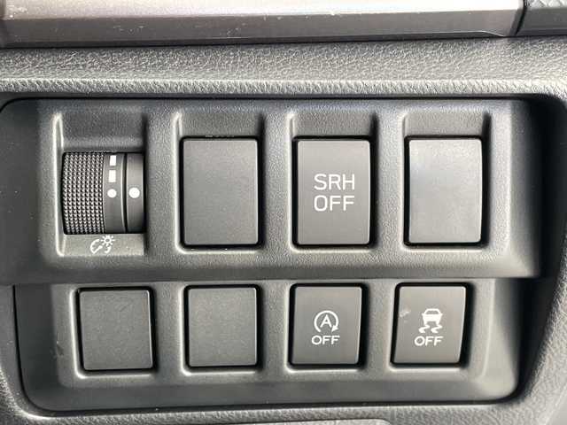 スバル フォレスター X－ブレイク 愛知県 2018(平30)年 5.6万km クリスタルホワイトP アイサイト/SDナビ/レーダークルーズコントロール/シートヒーター/バックカメラ/コーナーセンサー/純正アルミホイール/ルーフレール/４WD/LEDヘッドライト/パドルシフト/ステアリングヒーター/レーンキープアシスト/衝突軽減システム/フルセグ/CD DVD/Bluetooth/ステアリングスイッチ/スマートキー/プッシュスタート