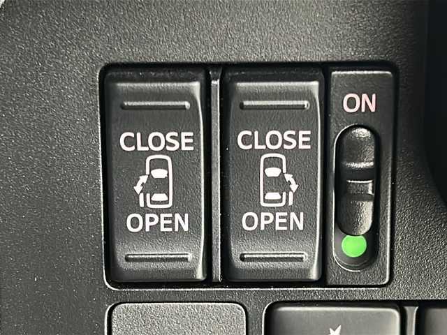 ダイハツ トール カスタムG ターボ SAⅡ 宮城県 2017(平29)年 6.8万km ブラックマイカメタリック 禁煙車/スマートアシスト/・衝突回避支援ブレーキ機能/・車線逸脱警報機能/両側パワースライドドア/クルーズコントロール/純正7インチSDナビ/（地図SDカードなし）/フルセグTV/バックカメラ/LEDヘッドライト/LEDフォグランプ/LEDデイライト/プッシュスタート/スマートキー×2/ステアリングスイッチ/ビルトインETC/純正15インチアルミホイール/純正フロアマット/ロールサンシェード/アイドリングストップ/横滑り防止装置