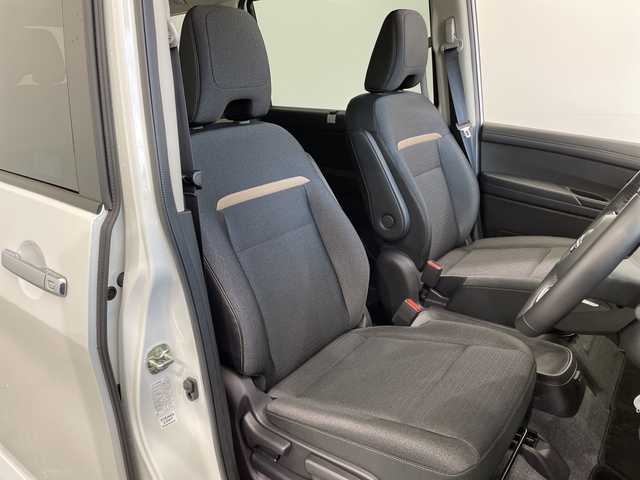 日産 セレナ e－パワー ハイウェイスター V 栃木県 2023(令5)年 0.8万km プリズムホワイト 純正ディスプレイオーディオ/（フルセグ/Bluetooth/USB）　/禁煙車　/プロパイロット　/オートマチックハイビーム　/ブラインドスポットモニター　/前後コーナーセンサー　/ビルトインＥＴＣ２．０　/両側パワースライドドア　/デジタルインナーミラー/後席モニター/アラウンドビューモニター/ビルトインETC2.0/LEDヘッドライト/ドラレコ/100V電源/フォグランプ/スマートキー/プッシュスタート/ステアリングスイッチ/革巻きステアリング/電動格納ミラー/純正アルミホイール/純正フロアマット