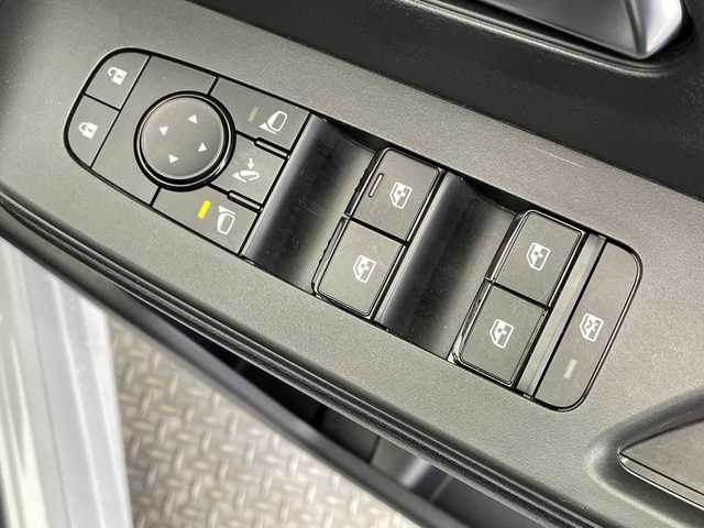 日産 セレナ e－パワー ハイウェイスター V 栃木県 2023(令5)年 0.8万km プリズムホワイト 純正ディスプレイオーディオ/（フルセグ/Bluetooth/USB）　/禁煙車　/プロパイロット　/オートマチックハイビーム　/ブラインドスポットモニター　/前後コーナーセンサー　/ビルトインＥＴＣ２．０　/両側パワースライドドア　/デジタルインナーミラー/後席モニター/アラウンドビューモニター/ビルトインETC2.0/LEDヘッドライト/ドラレコ/100V電源/フォグランプ/スマートキー/プッシュスタート/ステアリングスイッチ/革巻きステアリング/電動格納ミラー/純正アルミホイール/純正フロアマット