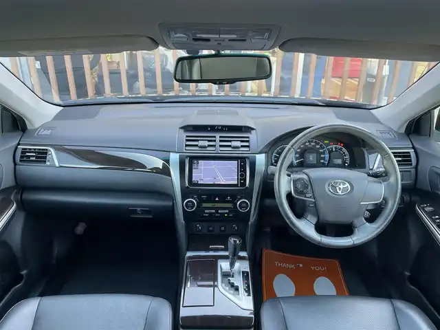 トヨタ カムリ ハイブリット レザーパッケージ 鳥取県 2013(平25)年 9.2万km アティチュードブラックマイカ (株)IDOMが運営する【じしゃロン鳥取店】の自社ローン対象車両になります。こちらは現金ご利用時の価格です。自社ローンご希望の方は別途その旨お申付け下さい。/純正ナビ（NHZD-W62G）/・フルセグTV/・AM/FM/・CD/DVD/・Bluetooth接続/スマートキー/プッシュスタート/クルーズコントロール/前席パワーシート/前席シートヒーター/バックカメラ/ETC