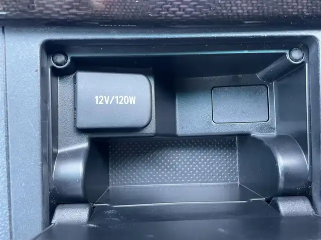 トヨタ カムリ ハイブリット レザーパッケージ 鳥取県 2013(平25)年 9.2万km アティチュードブラックマイカ (株)IDOMが運営する【じしゃロン鳥取店】の自社ローン対象車両になります。こちらは現金ご利用時の価格です。自社ローンご希望の方は別途その旨お申付け下さい。/純正ナビ（NHZD-W62G）/・フルセグTV/・AM/FM/・CD/DVD/・Bluetooth接続/スマートキー/プッシュスタート/クルーズコントロール/前席パワーシート/前席シートヒーター/バックカメラ/ETC