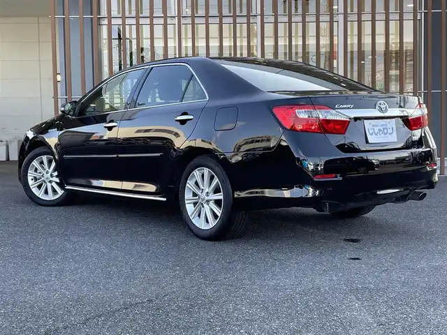 トヨタ カムリ ハイブリット レザーパッケージ 鳥取県 2013(平25)年 9.2万km アティチュードブラックマイカ (株)IDOMが運営する【じしゃロン鳥取店】の自社ローン対象車両になります。こちらは現金ご利用時の価格です。自社ローンご希望の方は別途その旨お申付け下さい。/純正ナビ（NHZD-W62G）/・フルセグTV/・AM/FM/・CD/DVD/・Bluetooth接続/スマートキー/プッシュスタート/クルーズコントロール/前席パワーシート/前席シートヒーター/バックカメラ/ETC