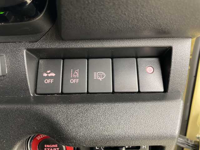 スズキ ジムニー シエラ JC 道央・札幌 2021(令3)年 4.2万km シフォンアイボリーメタリックブラック2トーンルーフ ・4WD/・純正8インチナビ&CD&DVD&BT&SD/・バック/フロントカメラ/・スズキセーフティサポート/・クルーズコントロール/・前席シートヒーター/・革調シートカバー/・社外360°ドライブレコーダー/・ステアリングスイッチ/・リフトアップ/・柿本改マフラー/・純正オプショングリル/・サイドアンダーガニッシュ/・純正フロアマット/・LEDヘッドライト/・オートライト/・モーターファームテールランプ/・モーターファーム16インチAW/・TOYOオープンカントリーM/T16インチタイヤ/・スマートキー/・スペアキー