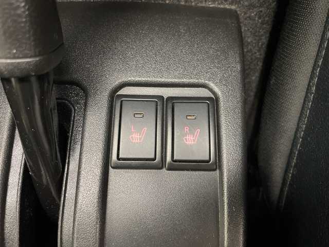 スズキ ジムニー シエラ JC 道央・札幌 2021(令3)年 4.2万km シフォンアイボリーメタリックブラック2トーンルーフ ・4WD/・純正8インチナビ&CD&DVD&BT&SD/・バック/フロントカメラ/・スズキセーフティサポート/・クルーズコントロール/・前席シートヒーター/・革調シートカバー/・社外360°ドライブレコーダー/・ステアリングスイッチ/・リフトアップ/・柿本改マフラー/・純正オプショングリル/・サイドアンダーガニッシュ/・純正フロアマット/・LEDヘッドライト/・オートライト/・モーターファームテールランプ/・モーターファーム16インチAW/・TOYOオープンカントリーM/T16インチタイヤ/・スマートキー/・スペアキー