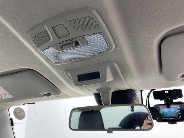 スズキ ジムニー シエラ JC 道央・札幌 2021(令3)年 4.2万km シフォンアイボリーメタリックブラック2トーンルーフ ・4WD/・純正8インチナビ&CD&DVD&BT&SD/・バック/フロントカメラ/・スズキセーフティサポート/・クルーズコントロール/・前席シートヒーター/・革調シートカバー/・社外360°ドライブレコーダー/・ステアリングスイッチ/・リフトアップ/・柿本改マフラー/・純正オプショングリル/・サイドアンダーガニッシュ/・純正フロアマット/・LEDヘッドライト/・オートライト/・モーターファームテールランプ/・モーターファーム16インチAW/・TOYOオープンカントリーM/T16インチタイヤ/・スマートキー/・スペアキー